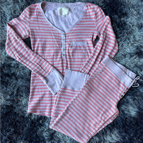 Victoria’s Secret Thermals - Picture 1 of 3